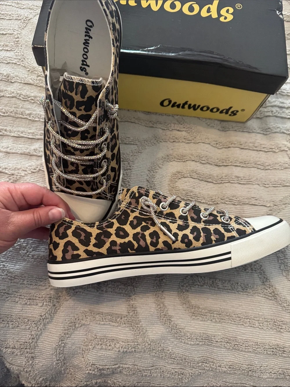 Out woods Leopard Print Low-Top Canvas Sneakers - with rhinestone laces - Picture 10 of 16